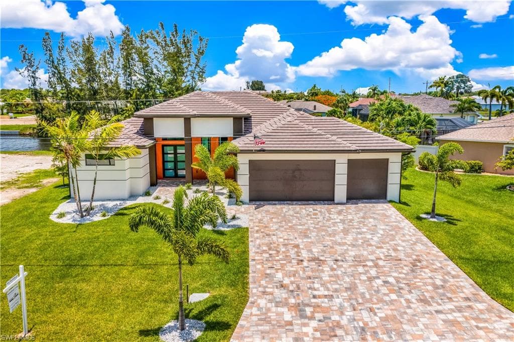 2107 SW 40th ST CAPE CORAL, FL 33914