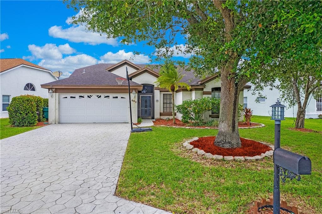 662 Lambton LN NAPLES, FL 34104