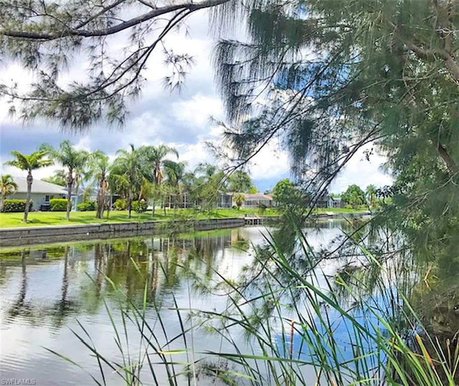 141 SE 21st ST CAPE CORAL, FL 33990