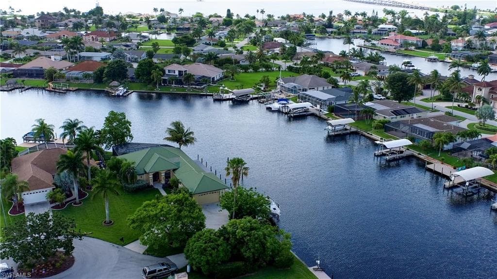 1749 SE 44th TER CAPE CORAL, FL 33904