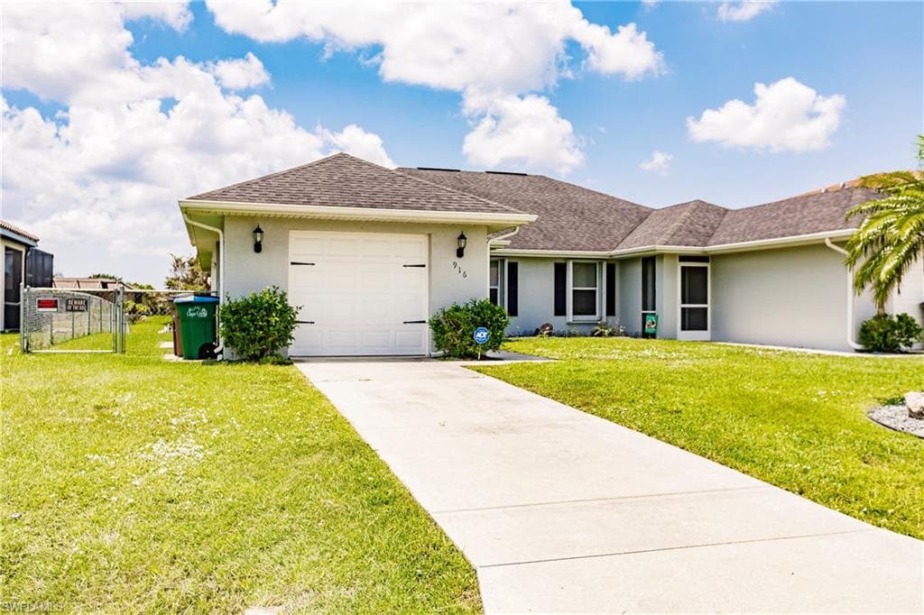 916 SE 14th TER CAPE CORAL, FL 33990