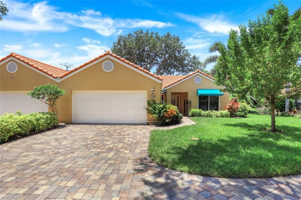736 Reef Point CIR 30 NAPLES, FL 34108
