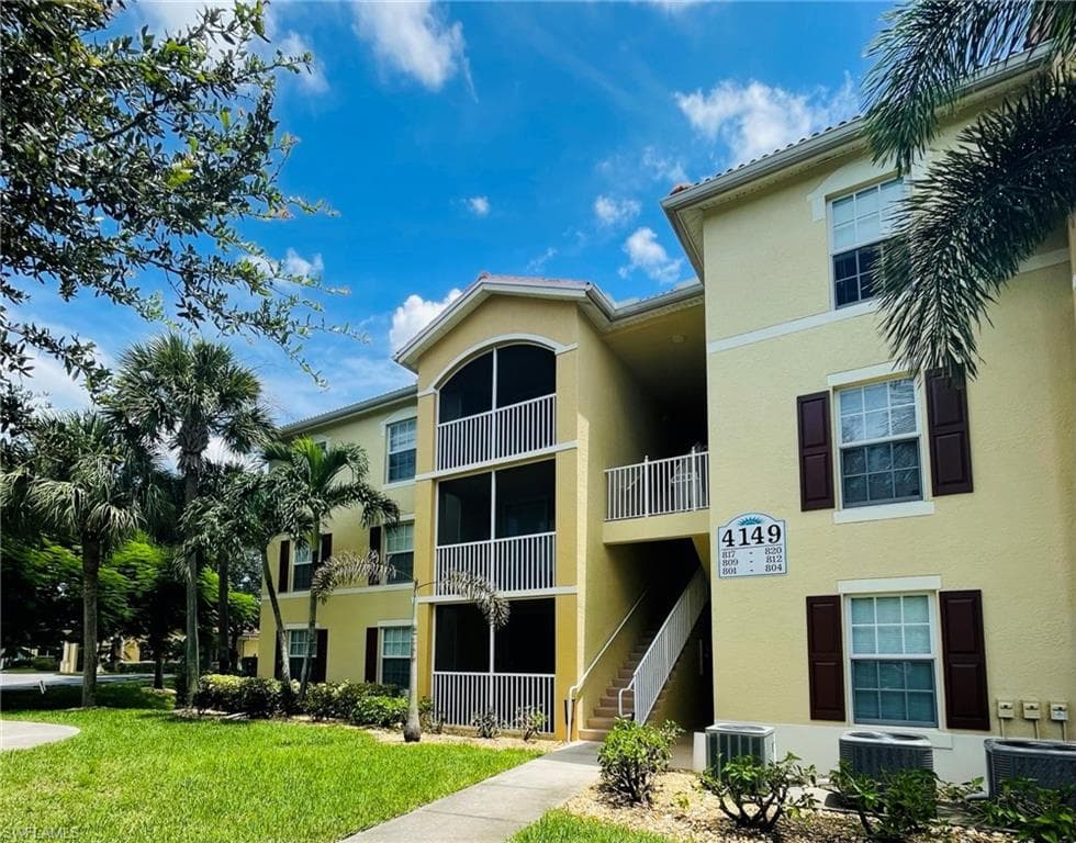 4149 Residence DR 811 FORT MYERS, FL 33901
