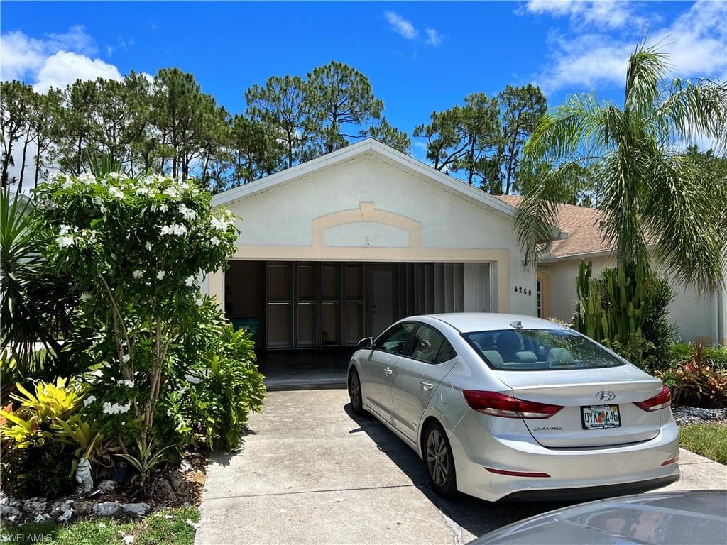 5250 Whitten DR 53 NAPLES, FL 34104