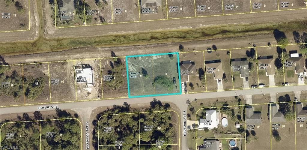 1233 Ermine ST E LEHIGH ACRES, FL 33974