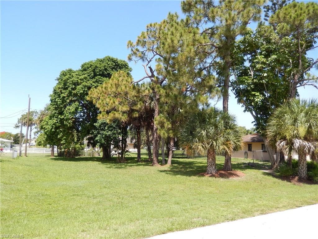 18486 Evergreen RD FORT MYERS, FL 33967
