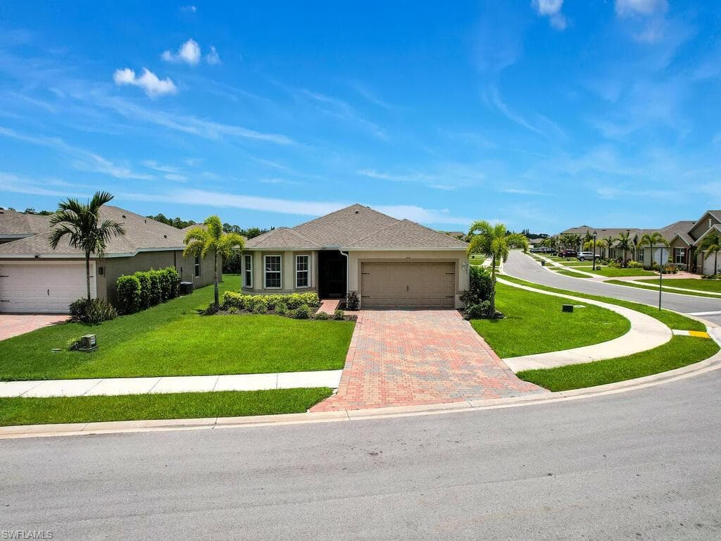 2700 Loreto CT CAPE CORAL, FL 33909