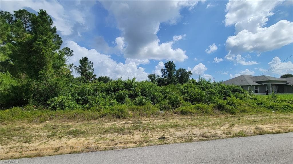 2511 37th ST SW LEHIGH ACRES, FL 33976