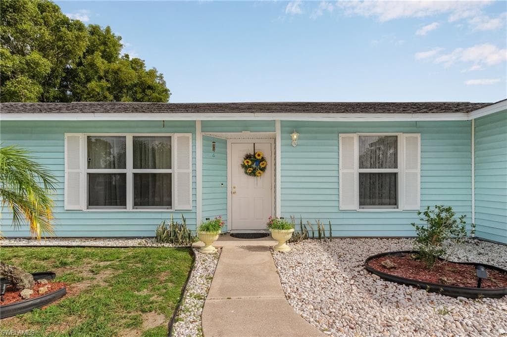 222 34th TER CAPE CORAL, FL 33914