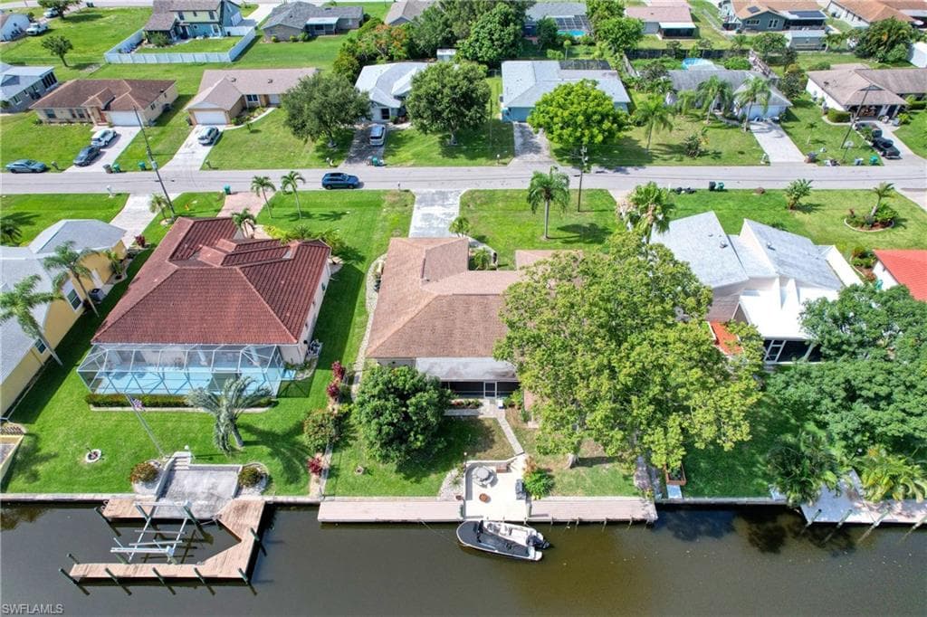 2135 SE 15th ST CAPE CORAL, FL 33990