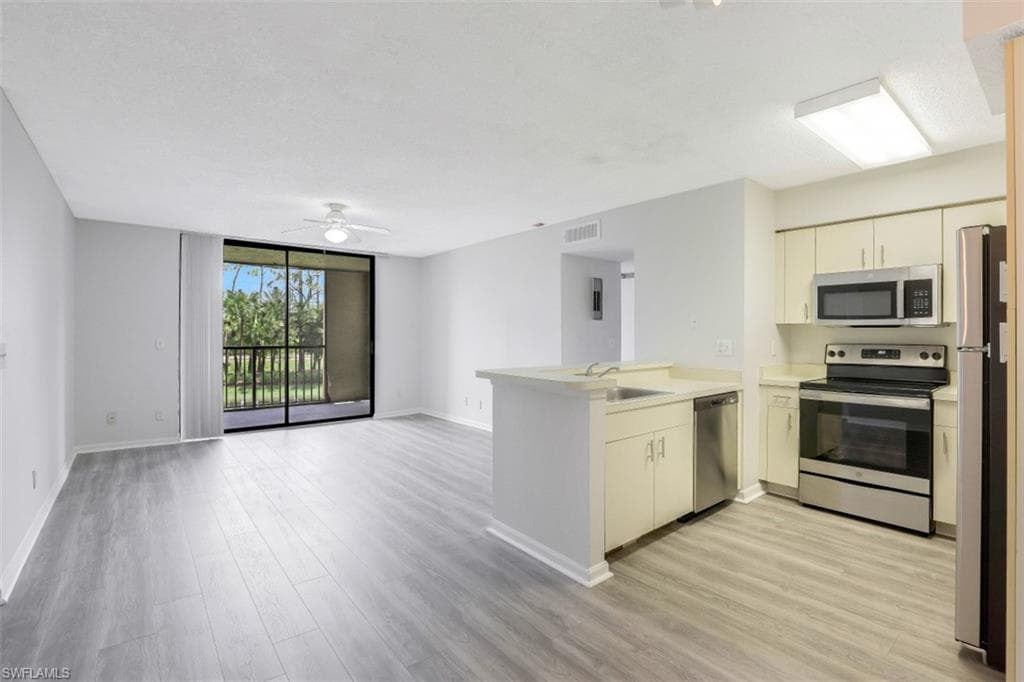 13545 Eagle Ridge DR 826 FORT MYERS, FL 33912