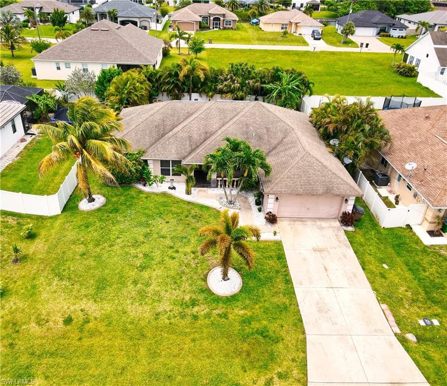 2315 20th ST CAPE CORAL, FL 33991