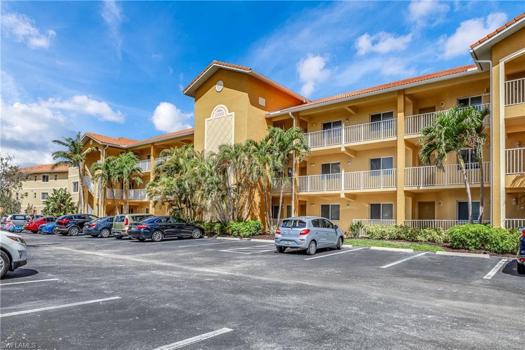 10000 Maddox LN 321 BONITA SPRINGS, FL 34135