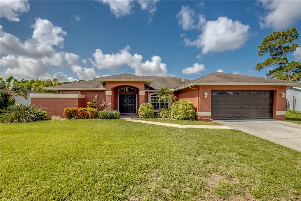 9116 Morris RD FORT MYERS, FL 33967