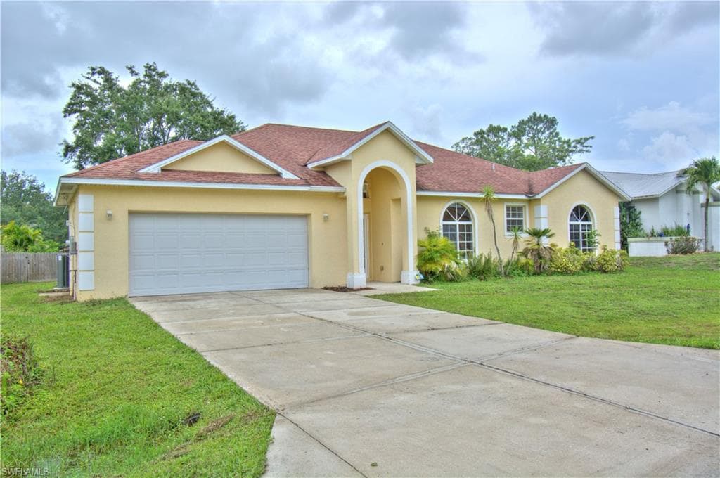 25230 Divot DR BONITA SPRINGS, FL 34135