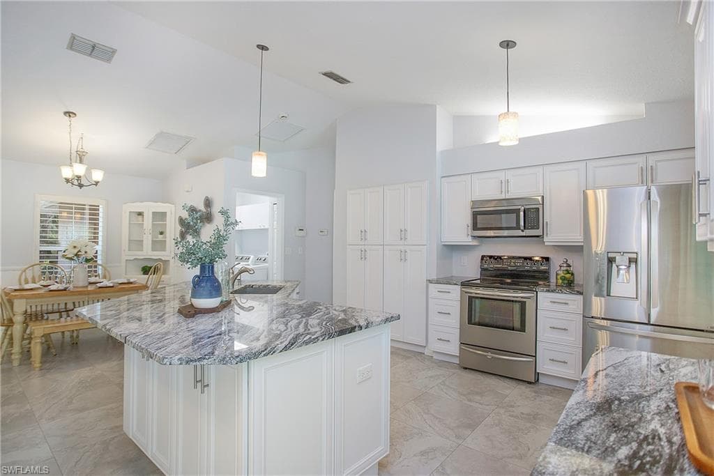 2911 6th ST NW NAPLES, FL 34120