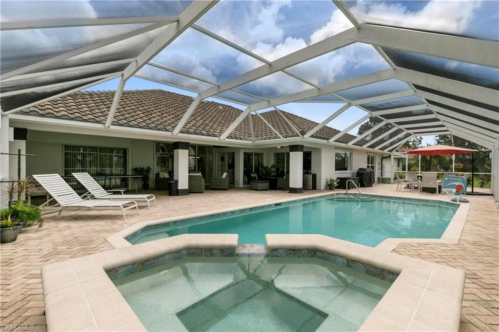 196 Palmetto Dunes CIR NAPLES, FL 34113