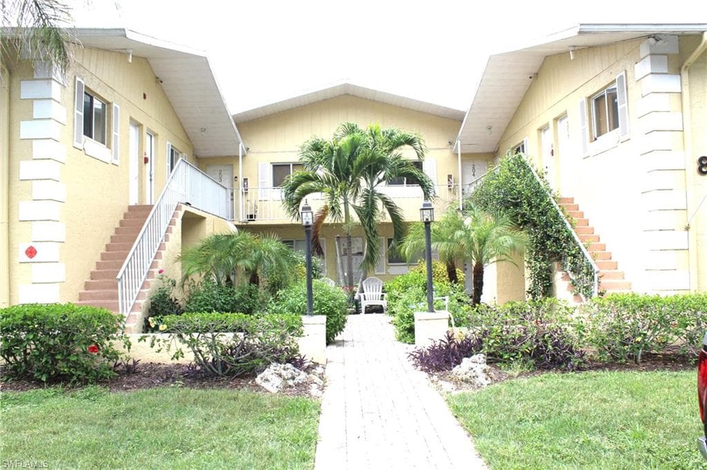 8162 Country RD 201 FORT MYERS, FL 33919