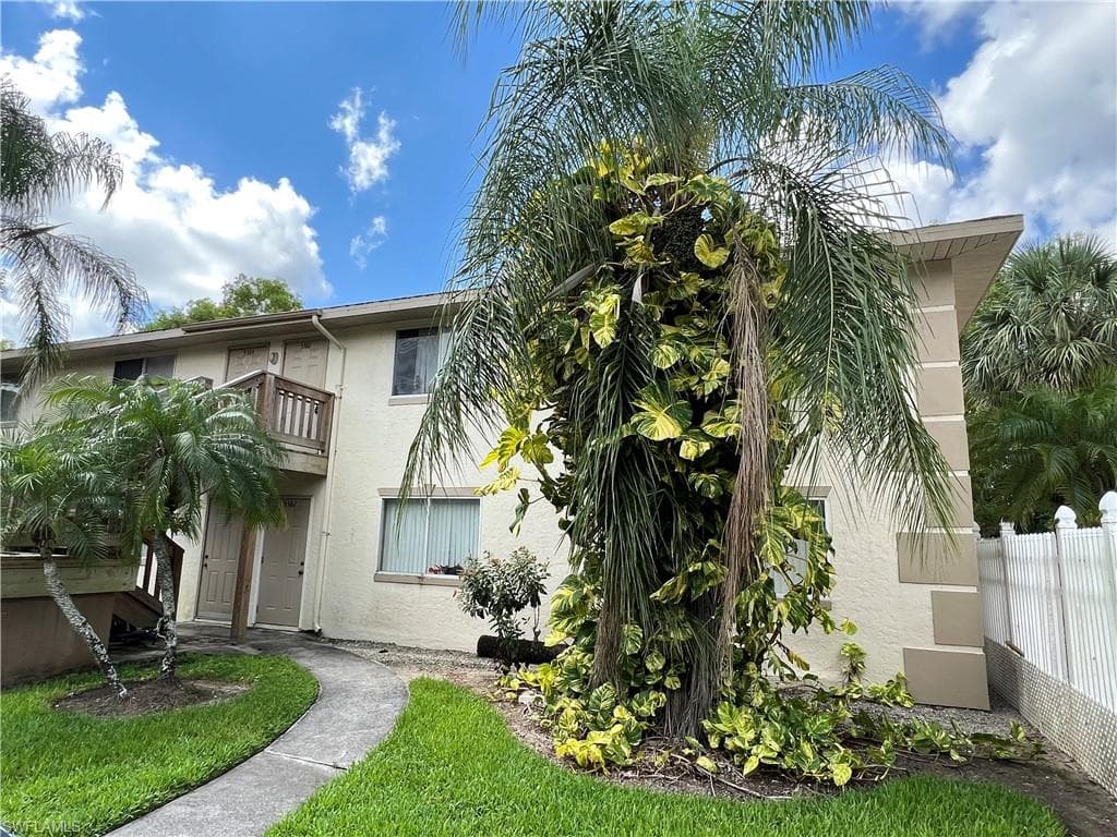 5386 16th PL SW F-4 NAPLES, FL 34116
