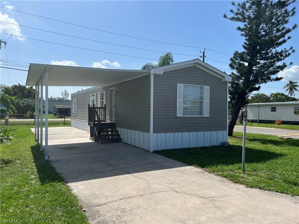 11000 Ballweg LN FORT MYERS, FL 33908