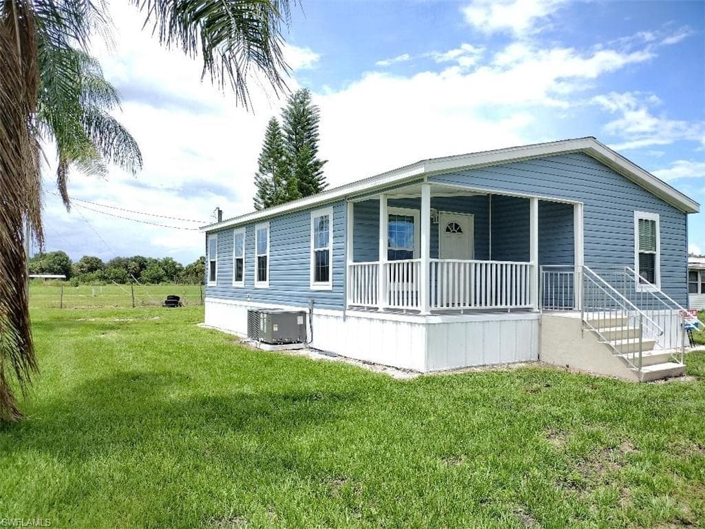 1130 Milum DR MOORE HAVEN, FL 33471