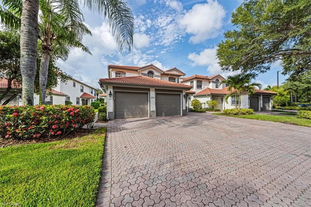 574 Laguna Royale BLVD 701 NAPLES, FL 34119