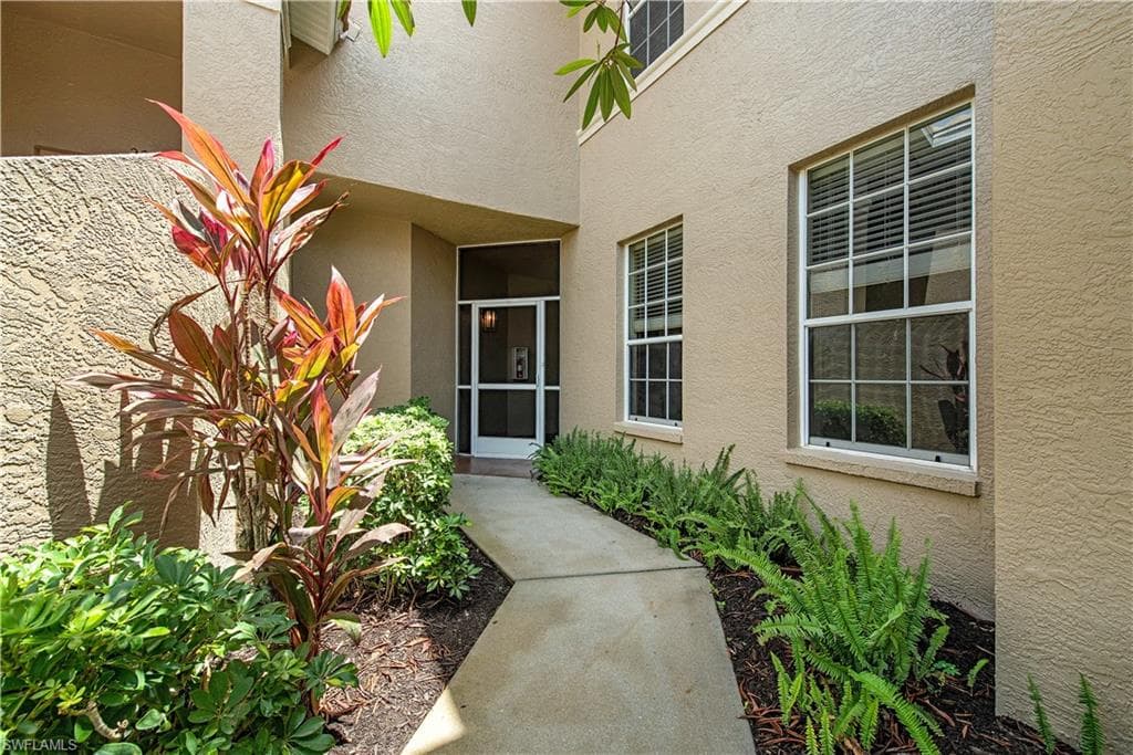 8535 Danbury BLVD 104 NAPLES, FL 34120