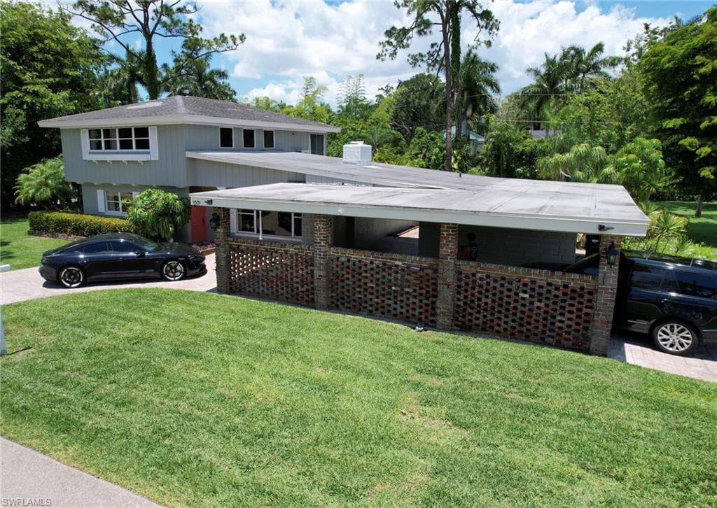 1001 Aqua LN FORT MYERS, FL 33919