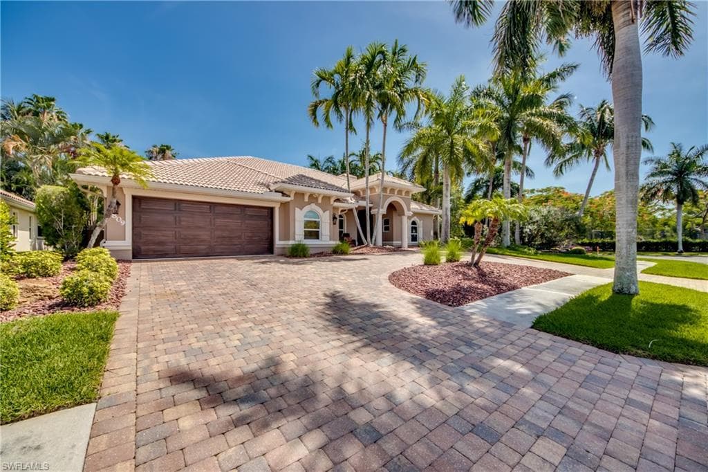 1809 Lagoon LN CAPE CORAL, FL 33914