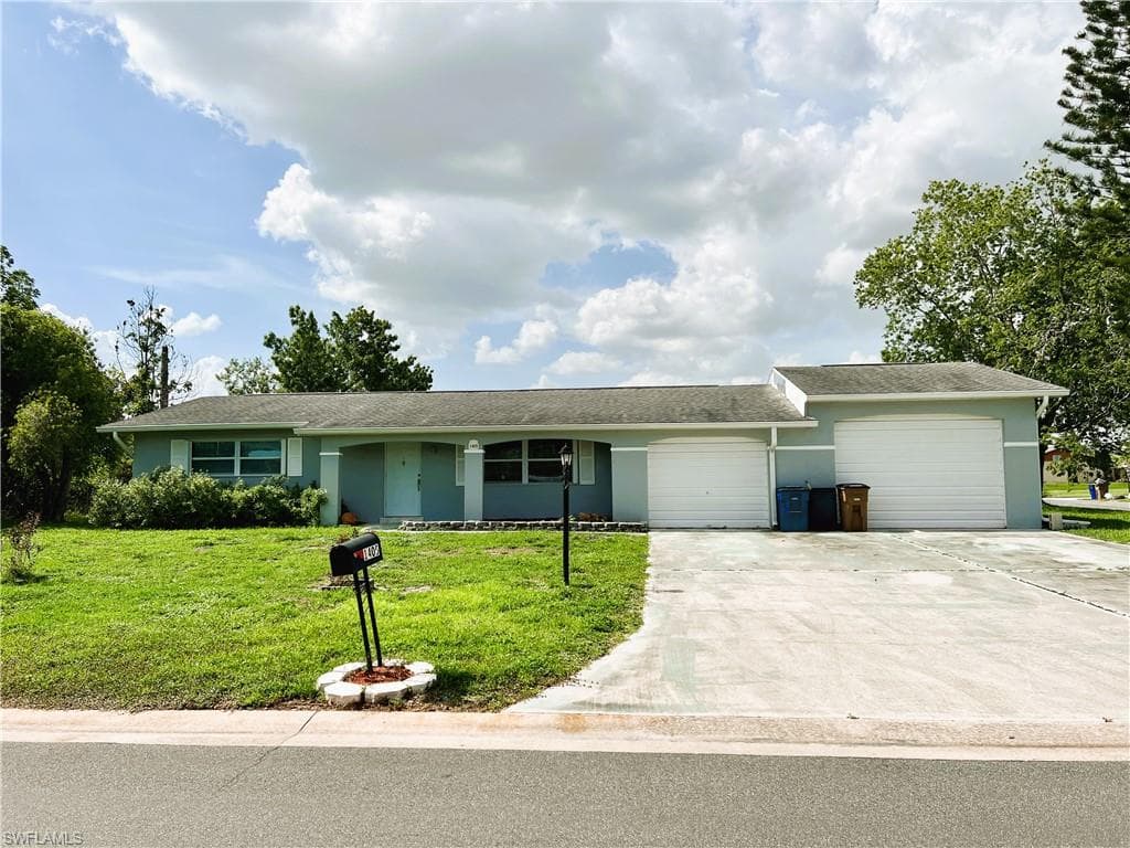 1405 Alwynne DR LEHIGH ACRES, FL 33936