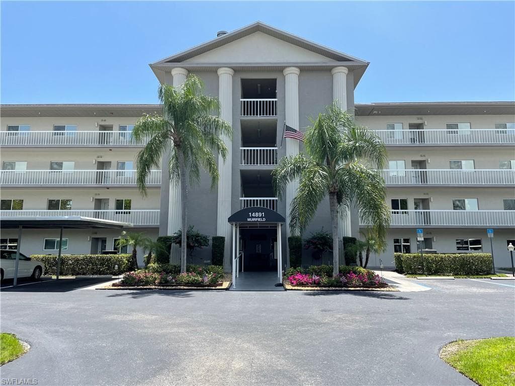 14891 Hole In 1 CIR 310 FORT MYERS, FL 33919
