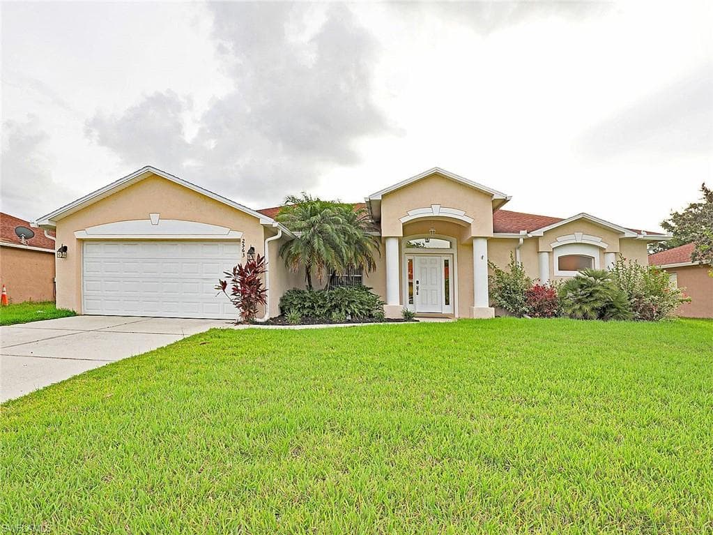 2563 Nature Pointe LOOP FORT MYERS, FL 33905