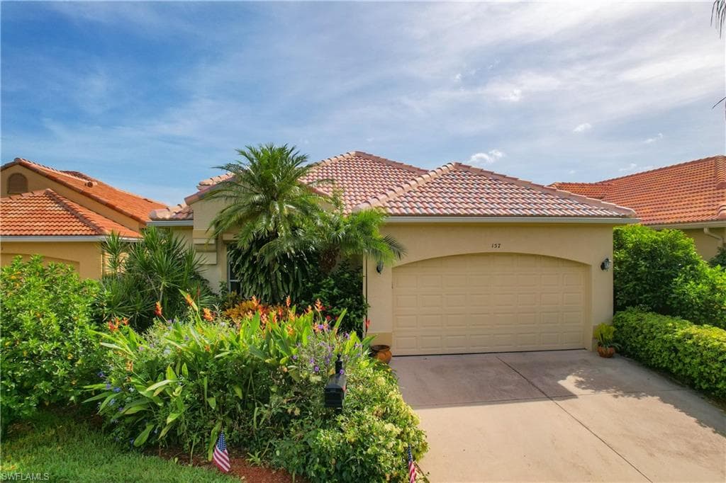 157 Vista LN NAPLES, FL 34119