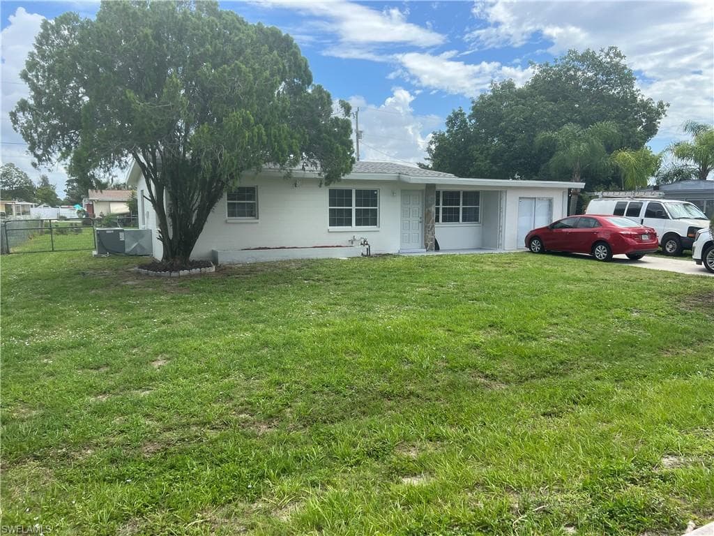 713 Leeland Heights BLVD W LEHIGH ACRES, FL 33936