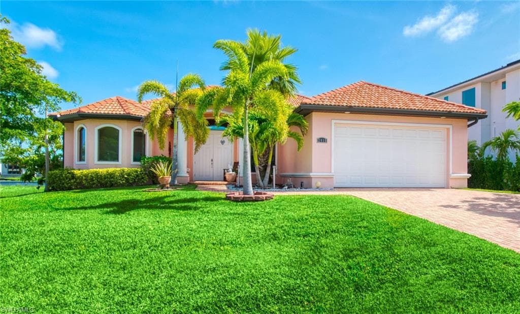 2915 Beach PKY W CAPE CORAL, FL 33914