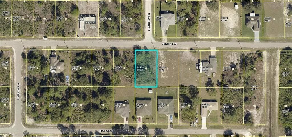 2621 42nd ST W LEHIGH ACRES, FL 33971