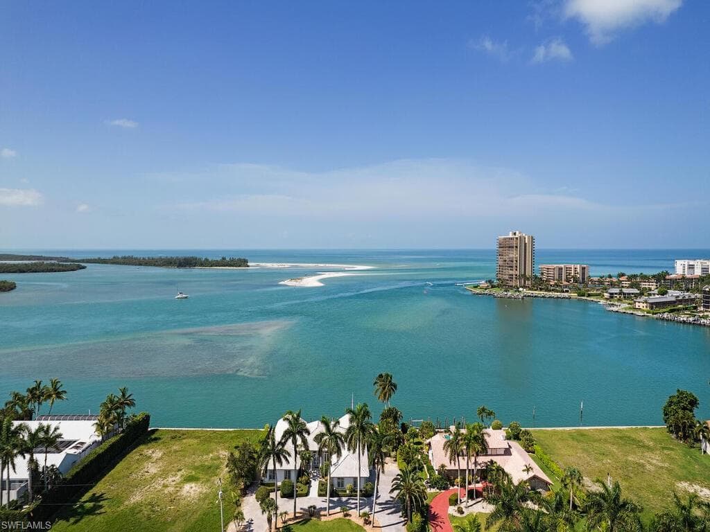1371 CAXAMBAS CT MARCO ISLAND, FL 34145