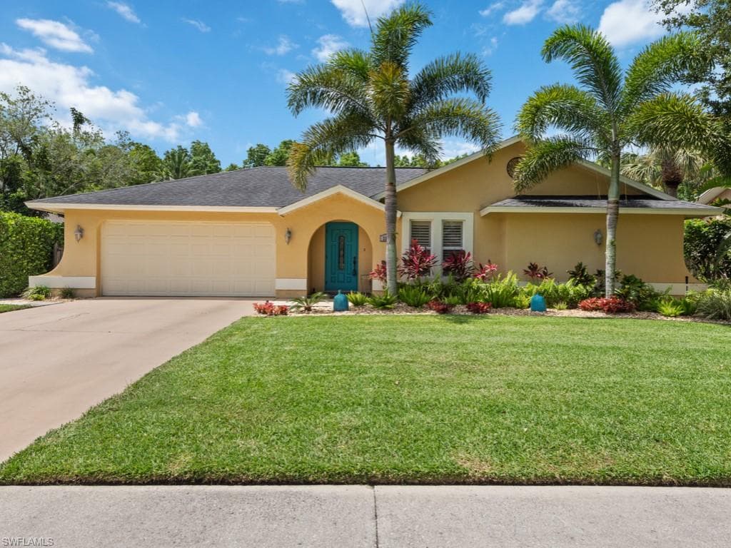 2548 River Reach DR NAPLES, FL 34104