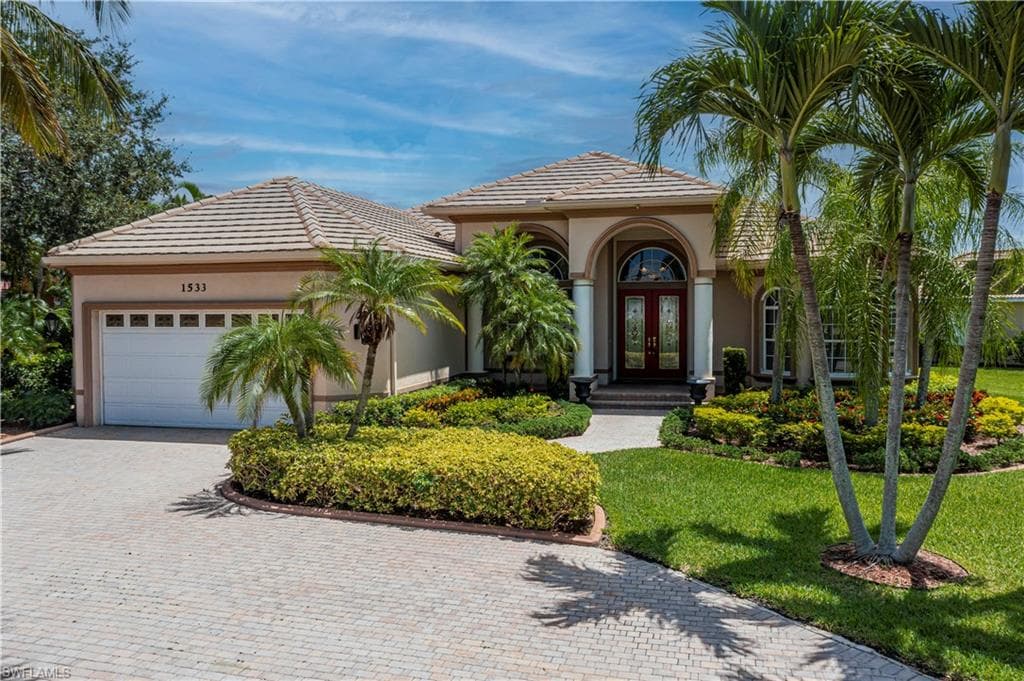 1533 SW 54th TER CAPE CORAL, FL 33914