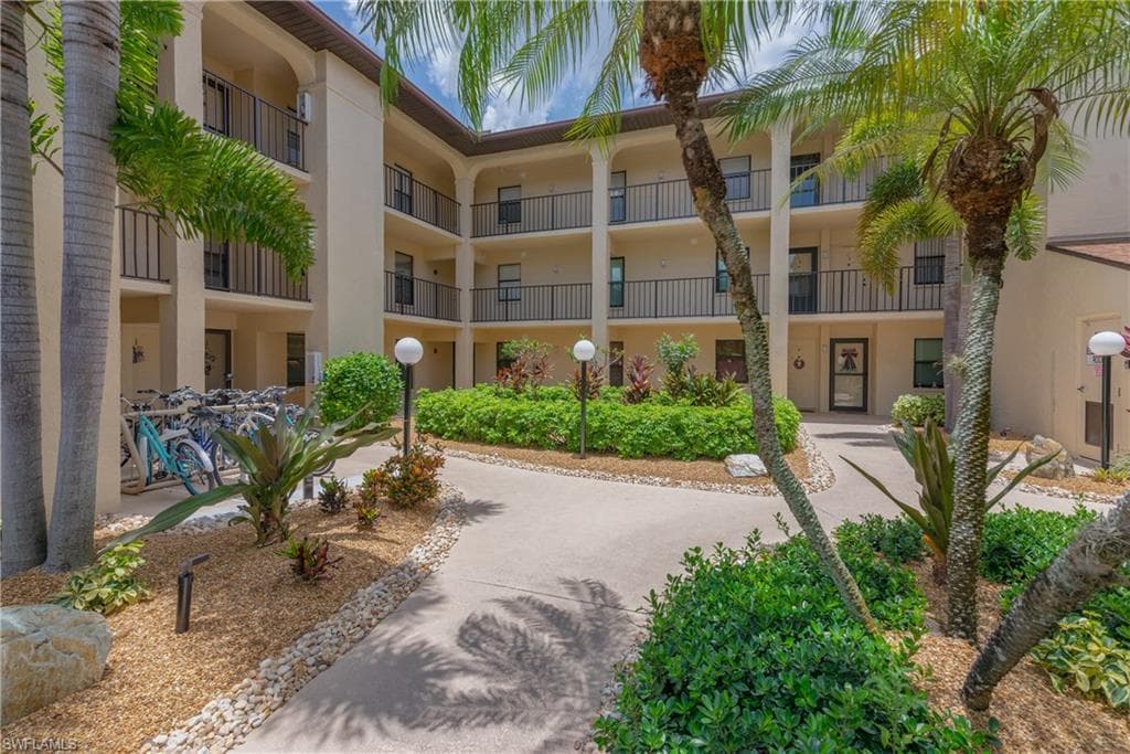 8474 Charter Club CIR 3 FORT MYERS, FL 33919