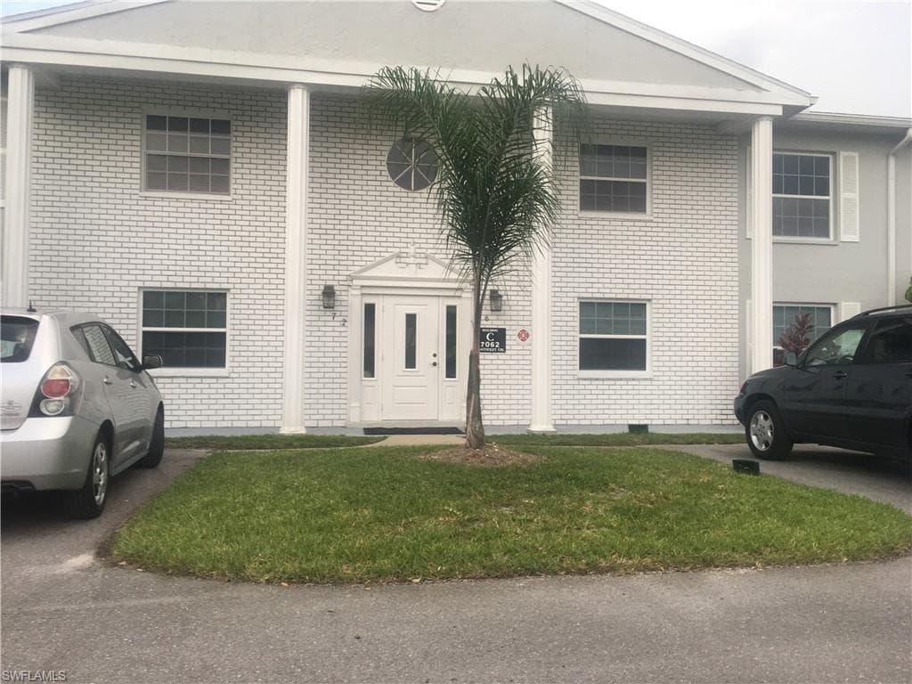 7062 Nantucket CIR 6 NORTH FORT MYERS, FL 33917