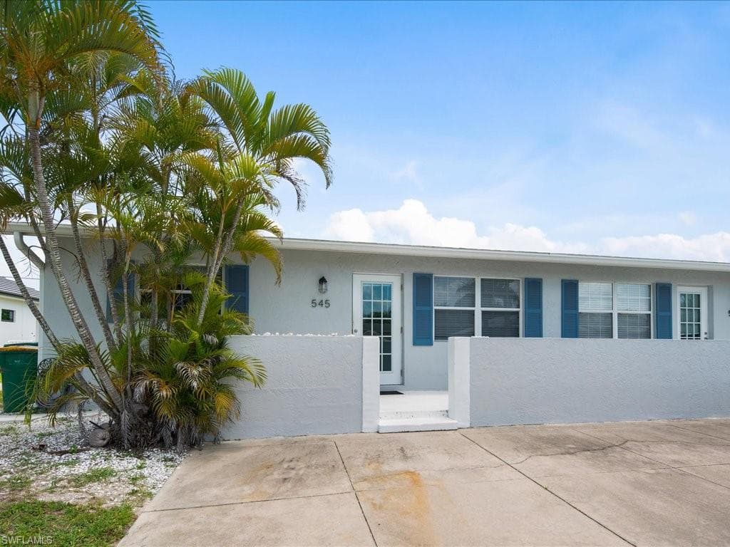 545 102ND AVE N NAPLES, FL 34108