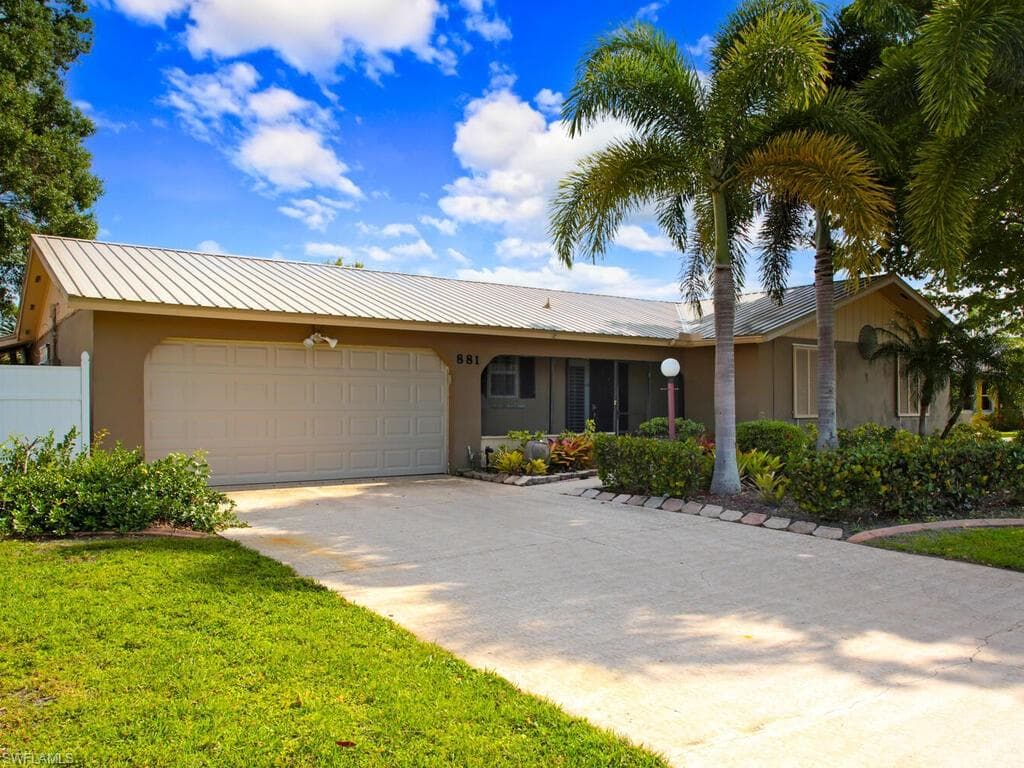 881 Adelphi CT FORT MYERS, FL 33919