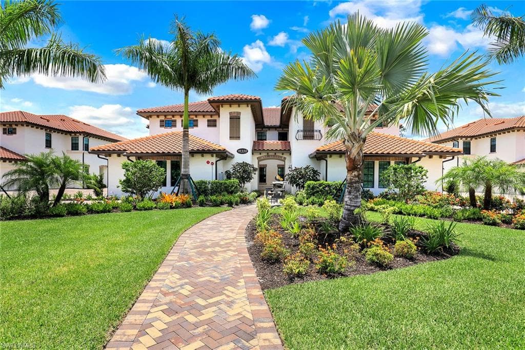 16352 VIANSA WAY BLDG 10-101 NAPLES, FL 34110