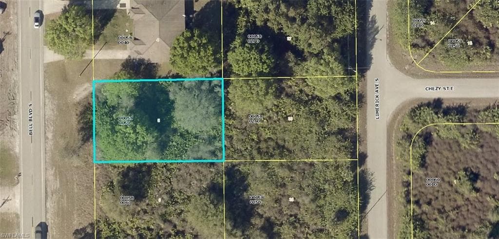423-425 Bell BLVD S LEHIGH ACRES, FL 33974