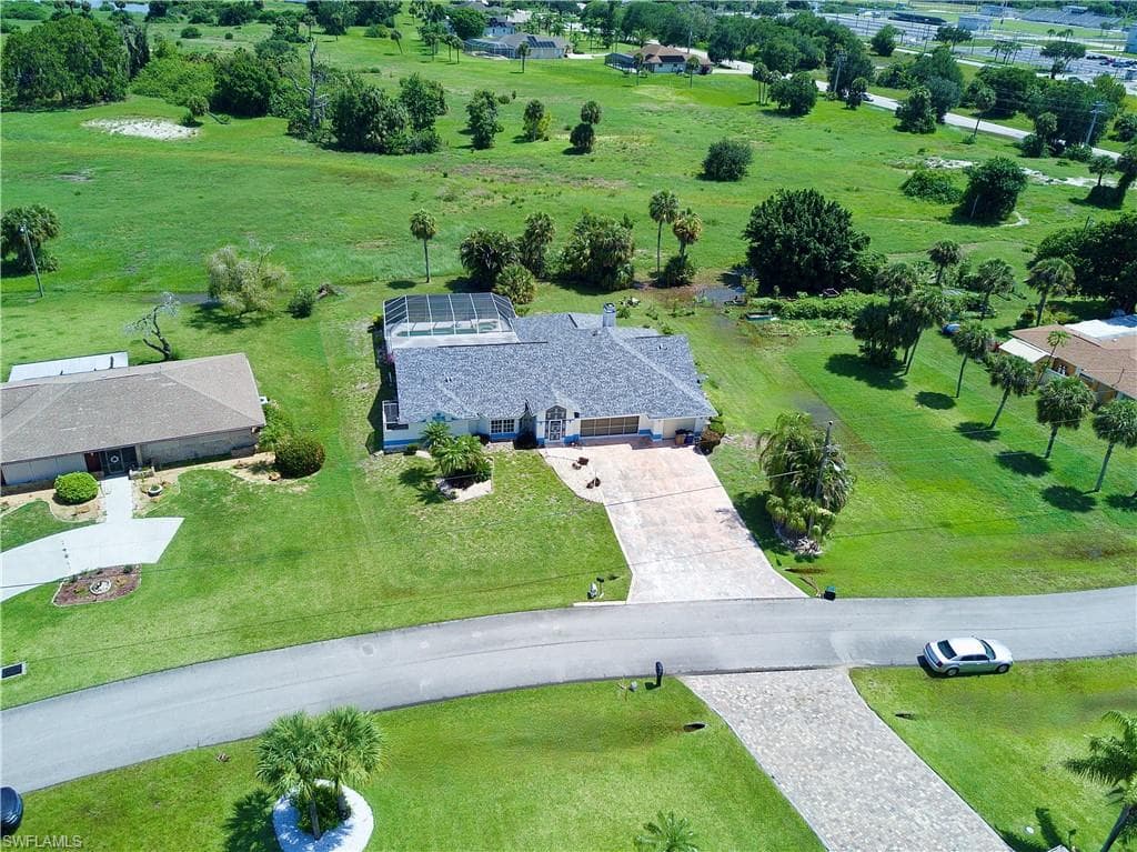 753 Mirror Lakes DR LEHIGH ACRES, FL 33974