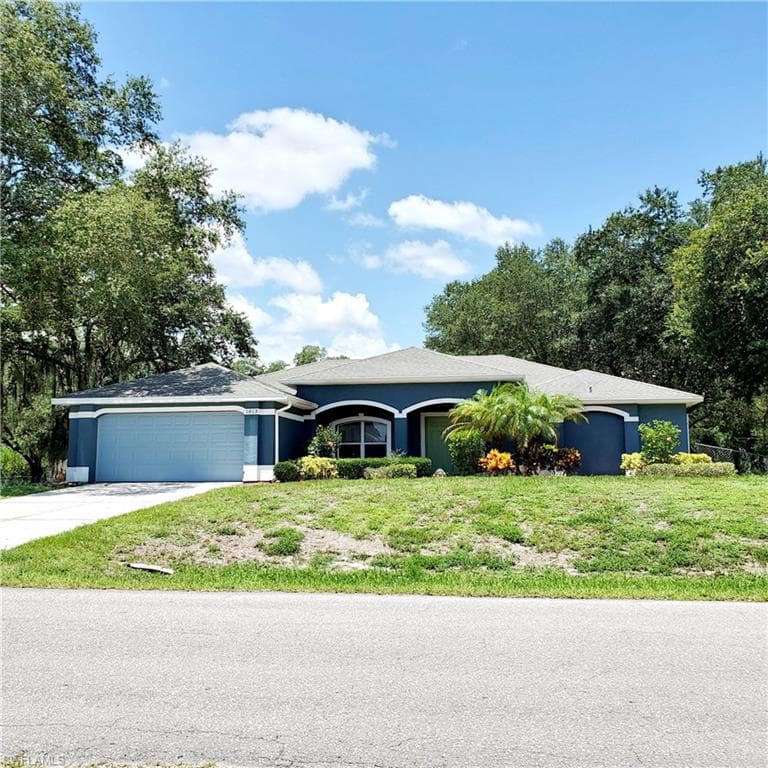 1813 Jackson AVE LEHIGH ACRES, FL 33972