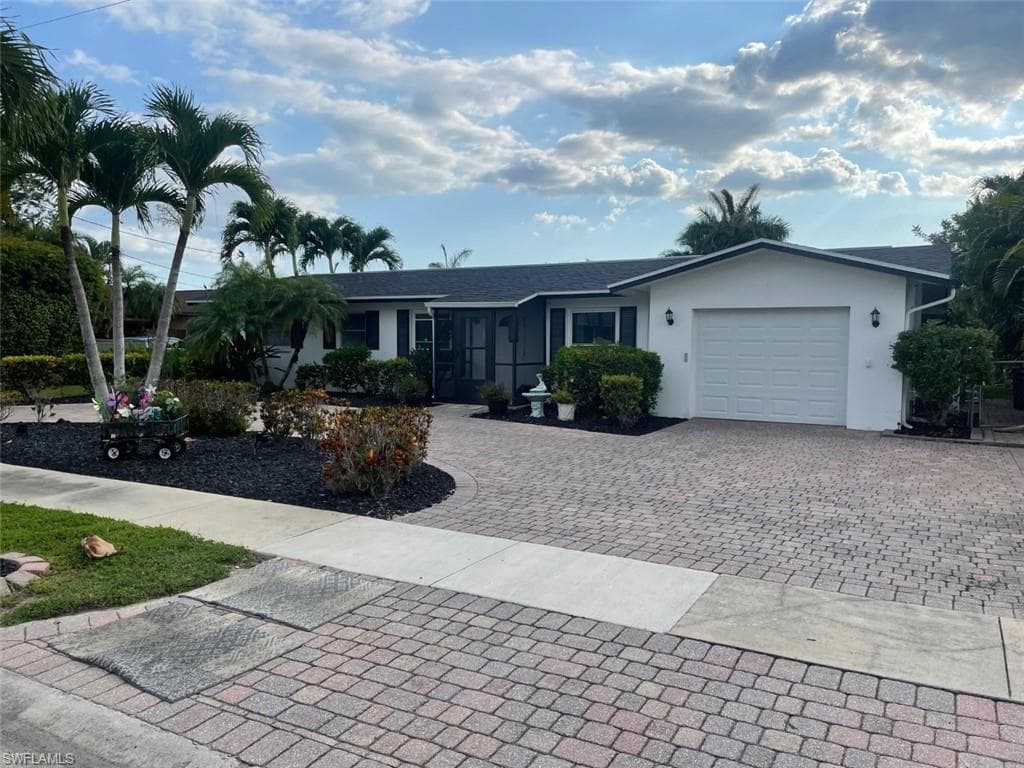 4425 Pacific CIR NORTH FORT MYERS, FL 33903