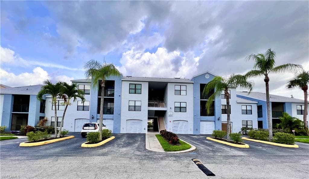 13571 Eagle Ridge DR 1326 FORT MYERS, FL 33912