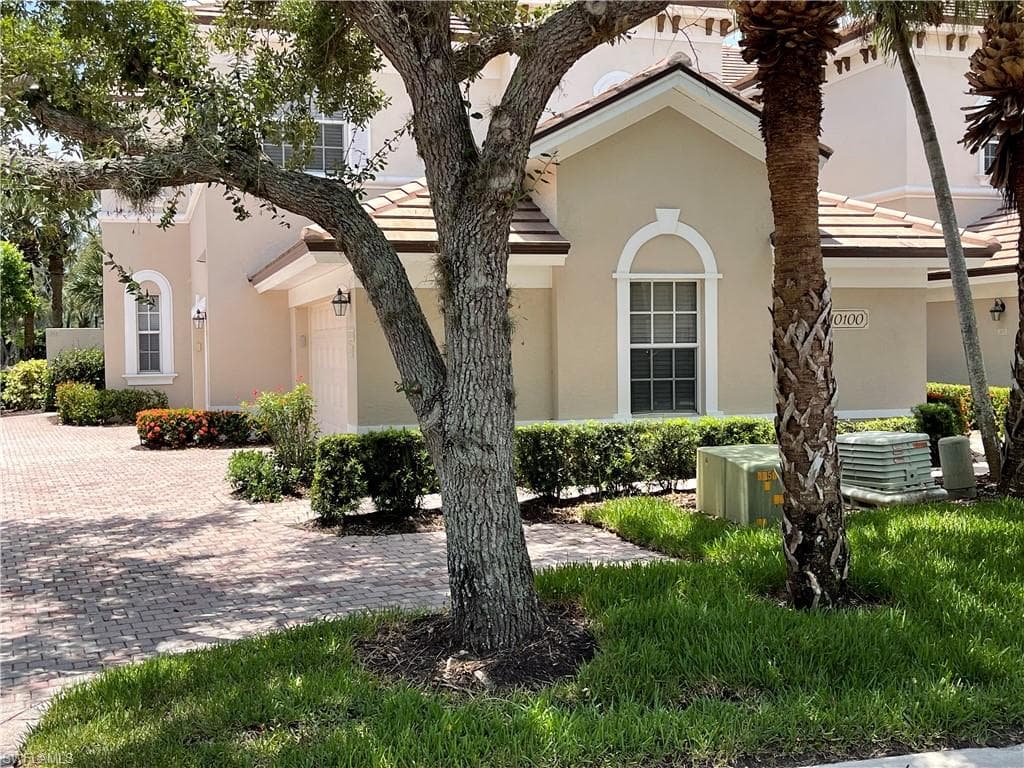 10100 Valiant CT 201 MIROMAR LAKES, FL 33913